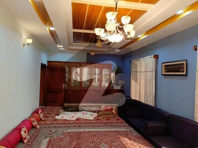 آغوش اسلام آباد میں 7 کمروں کا 1 کنال مکان 5.2 کروڑ میں برائے فروخت۔