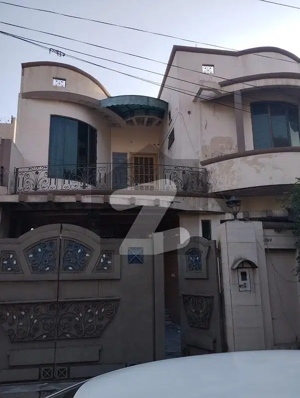 Sale The Ideally Located House For An Incredible Price Of Pkr Rs. 32000000