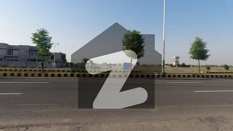 One Kanal plot for sale in Green City