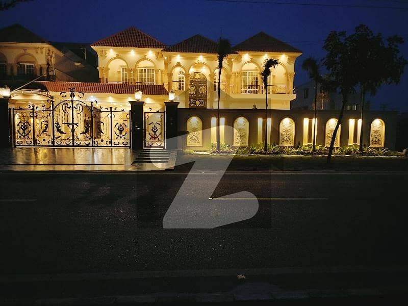 Valencia Town Lahore Pakistan 2 Kanal 150 Feet Road House For Sale 6 Beds