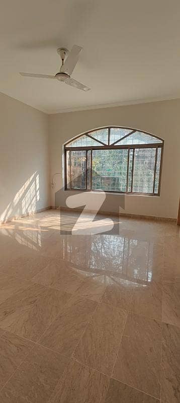 ای ۔ 7 اسلام آباد میں 4 کمروں کا 19 مرلہ مکان 30.0 کروڑ میں برائے فروخت۔