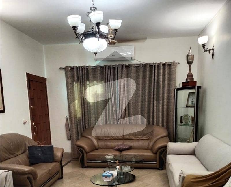 فیصل ٹاؤن لاہور میں 3 کمروں کا 7 مرلہ مکان 3.2 کروڑ میں برائے فروخت۔