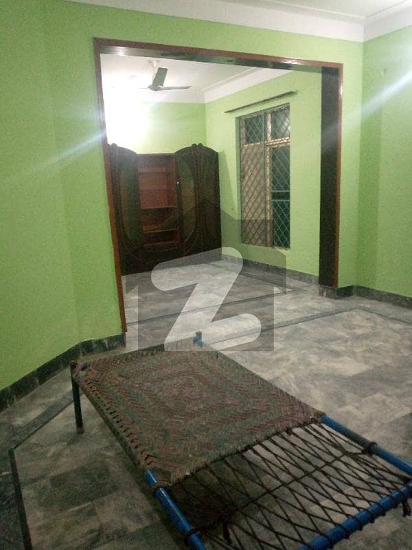 ماڈل ٹاؤن ۔ بلاک آر ماڈل ٹاؤن,لاہور میں 4 کمروں کا 1 کنال مکان 1.5 لاکھ میں کرایہ پر دستیاب ہے۔