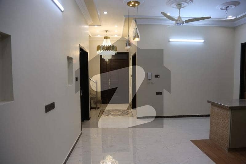 نارتھ ناظم آباد ۔ بلاک ایل نارتھ ناظم آباد,کراچی میں 6 کمروں کا 1 کنال مکان 7.5 کروڑ میں برائے فروخت۔