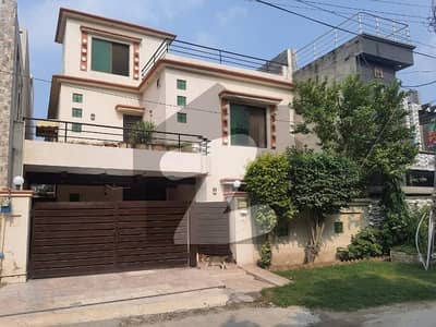 الفلاح ٹاؤن لاہور میں 5 کمروں کا 10 مرلہ مکان 3.5 کروڑ میں برائے فروخت۔