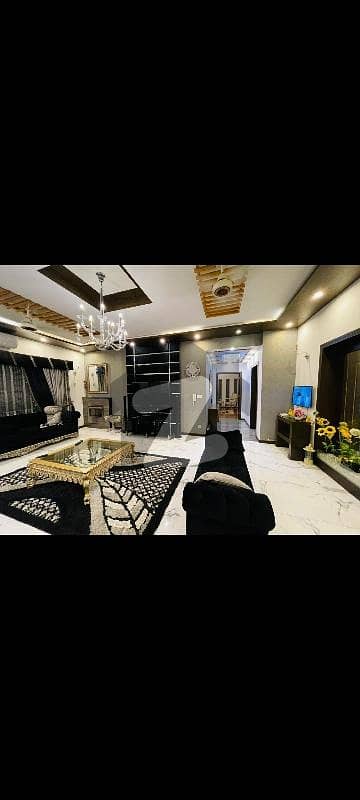 ماڈل ٹاؤن ۔ بلاک ڈی ماڈل ٹاؤن,لاہور میں 2 کمروں کا 2 کنال بالائی پورشن 1.5 لاکھ میں کرایہ پر دستیاب ہے۔