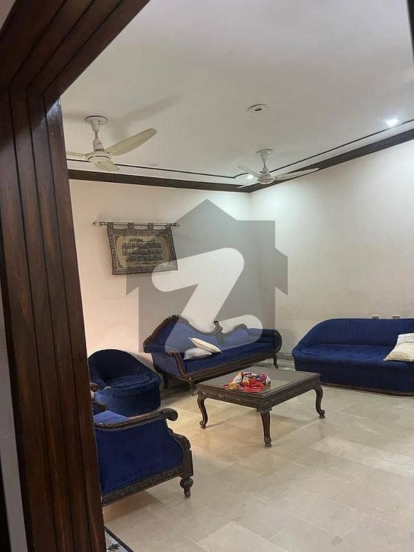 مسلم ٹاؤن فیصل آباد میں 4 کمروں کا 12 مرلہ مکان 2.9 کروڑ میں برائے فروخت۔