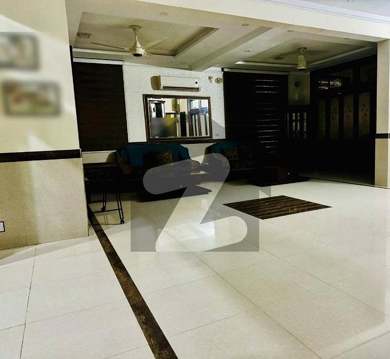 ماڈل ٹاؤن لاہور میں 2 کمروں کا 1 کنال زیریں پورشن 2.0 لاکھ میں کرایہ پر دستیاب ہے۔