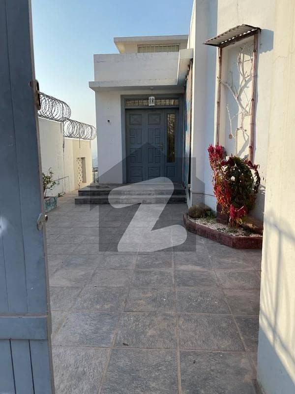 1 Kanal Corner House For Sale