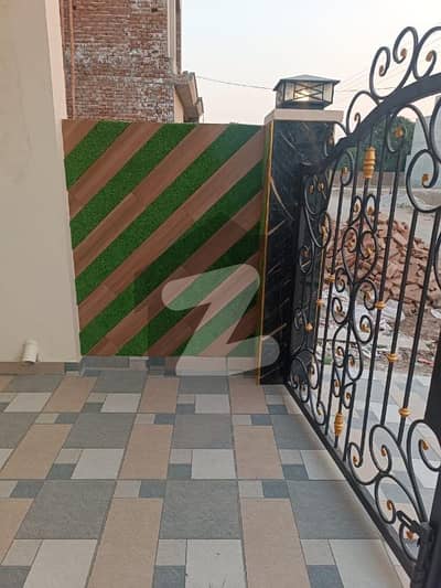 رائل سوئس ہاؤسنگ بہاولپور روڈ,ملتان میں 3 کمروں کا 5 مرلہ مکان 55.0 ہزار میں کرایہ پر دستیاب ہے۔