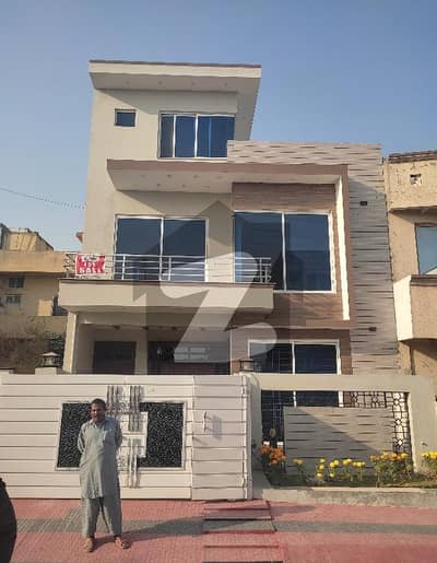 25x40 Beautiful House For Sale In G-13 At Best Location
