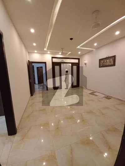 Lake City Sector M-1 12 Marla Upper Portion Up For Rent