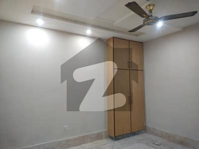 SINGLE ROOM AVAILABLE FOR RENT IN NARGIS BLOCK