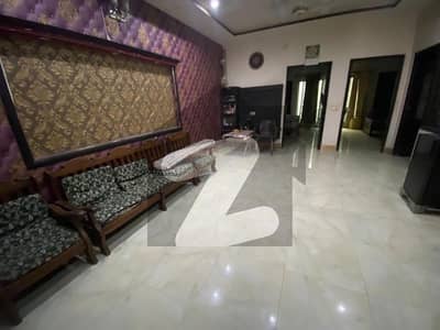 علامہ اقبال ٹاؤن ۔ عمر بلاک علامہ اقبال ٹاؤن,لاہور میں 3 کمروں کا 10 مرلہ زیریں پورشن 60.0 ہزار میں کرایہ پر دستیاب ہے۔