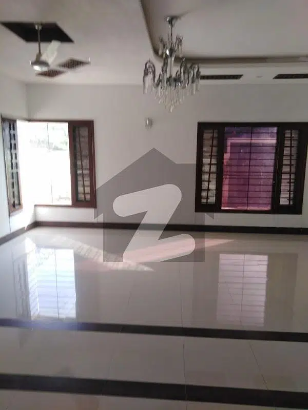 Spacious 2+3 Bedroom Bungalow For Rent In DHA Phase 5 Near Commercial Area