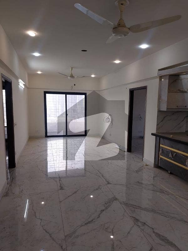 کلفٹن ۔ بلاک 8 کلفٹن,کراچی میں 3 کمروں کا 8 مرلہ فلیٹ 5.7 کروڑ میں برائے فروخت۔