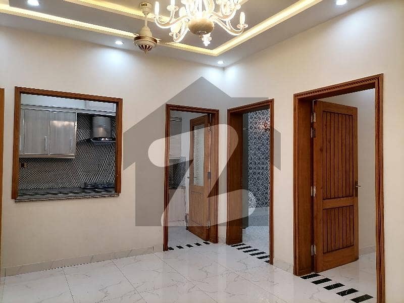 ال-حمد گارڈنز پائن ایونیو,لاہور میں 6 کمروں کا 5 مرلہ مکان 2.3 کروڑ میں برائے فروخت۔