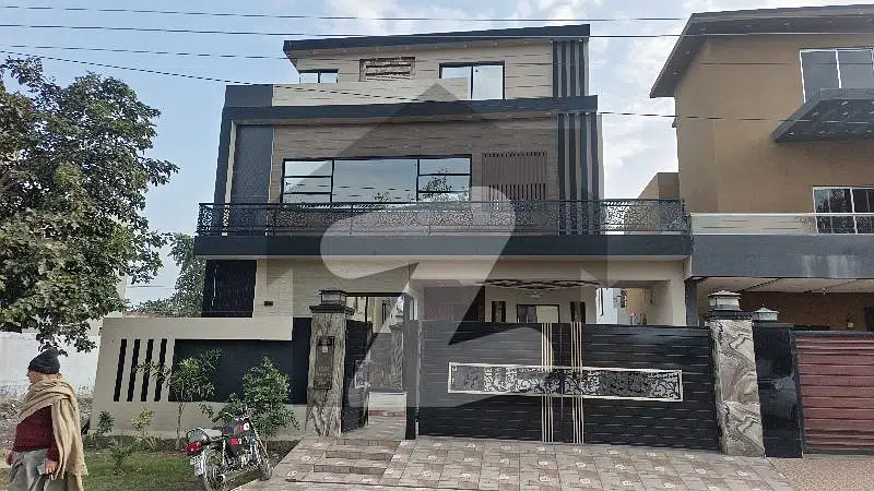 10- Marla Double storey Luxury House Is Available For Sale