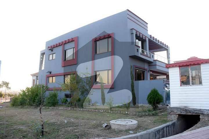 بحریہ ٹاؤن فیز 8 بحریہ ٹاؤن راولپنڈی,راولپنڈی میں 5 کمروں کا 10 مرلہ مکان 1.1 لاکھ میں کرایہ پر دستیاب ہے۔