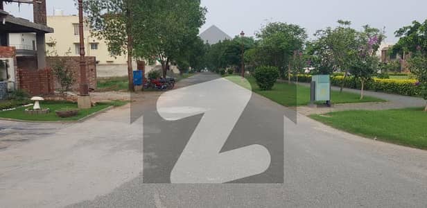 14 Marla Cheapest Plots Near to Main Boulevard in Lake City M 3A