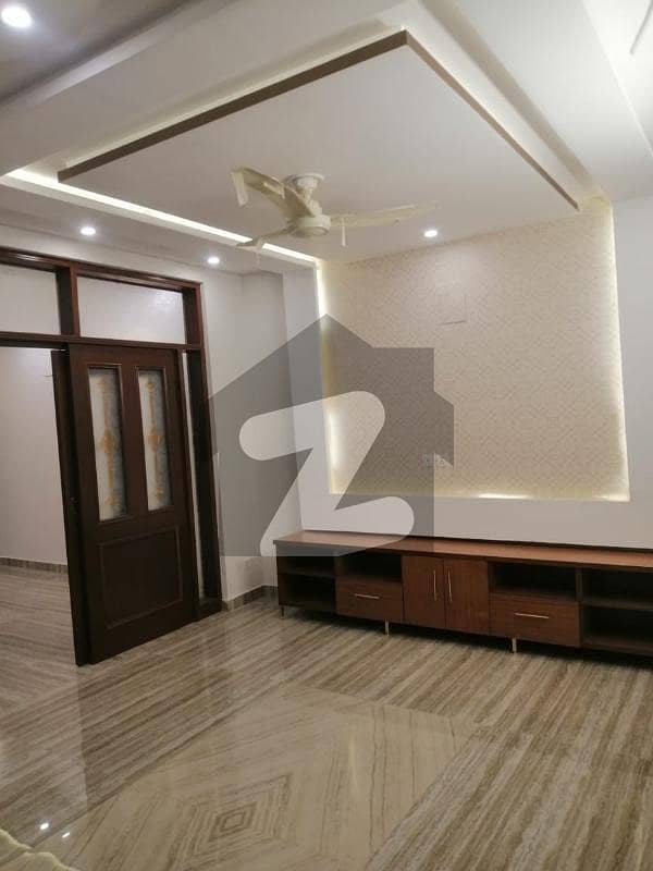 Size 3070
Brand New Ground Portion Available For Rent In G14 Islamabad