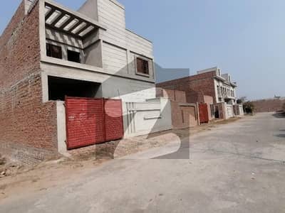 زہرہ ولاز بوسان روڈ,ملتان میں 5 کمروں کا 5 مرلہ مکان 75.0 لاکھ میں برائے فروخت۔