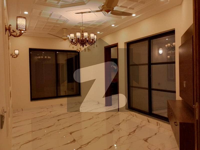 فارمانئیٹس ہاؤسنگ سکیم ۔ بلاک این فارمانئیٹس ہاؤسنگ سکیم,لاہور میں 6 کمروں کا 10 مرلہ مکان 3.9 کروڑ میں برائے فروخت۔