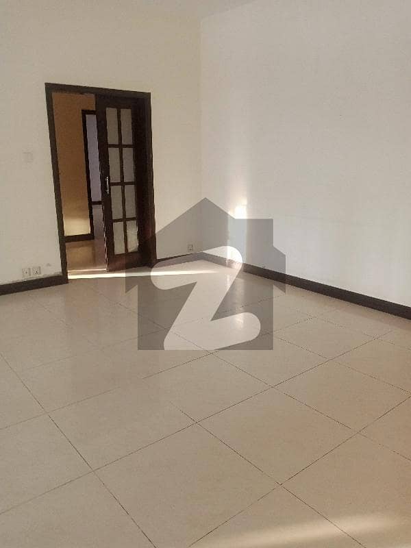 Prime Location Rental: Expansive 6-Bedroom 2-Unit Bungalow in DHA Phase 6"