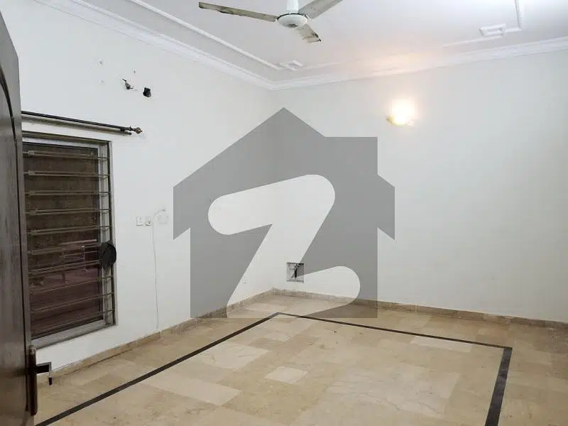 Lower Portion Of 10 Marla For Rent In Bahria Town Phase 2