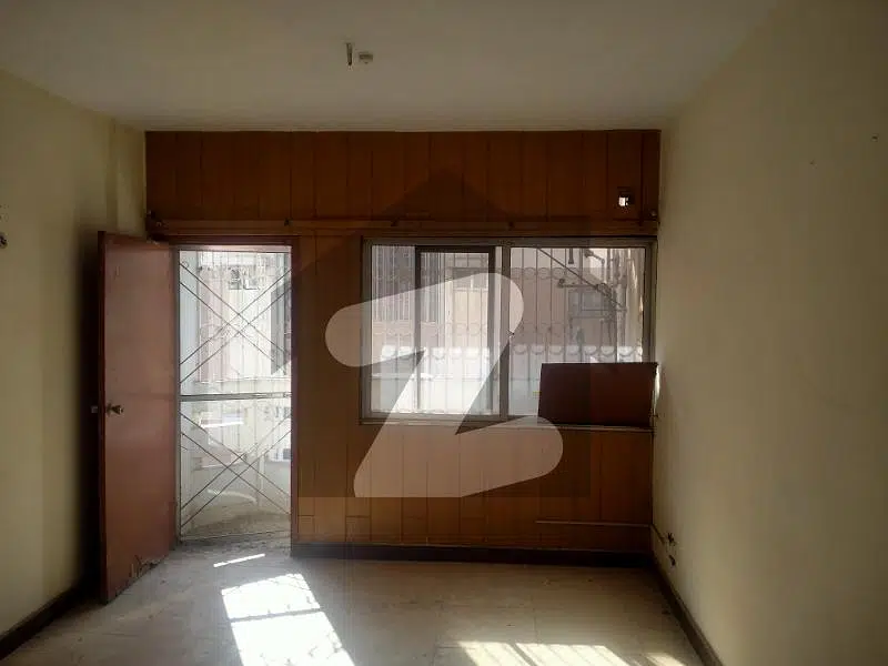 3RD FLOOR FLAT 3 BED DRAWING LOUNGE FOR SALE