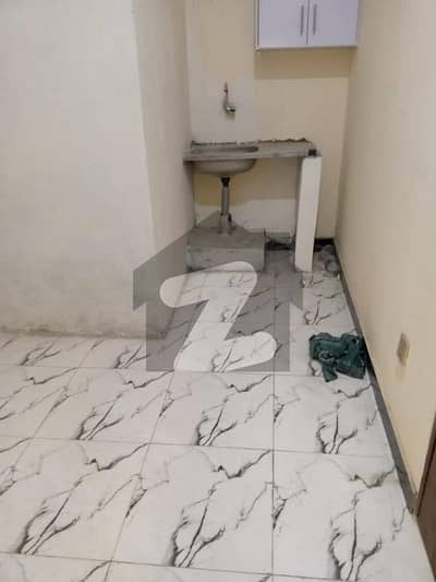Ghauri Town Phase 4B 700 Square Feet Flat Up For rent