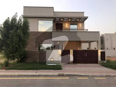 Good Location 272sq Yds Brand New Villa Available For Sale