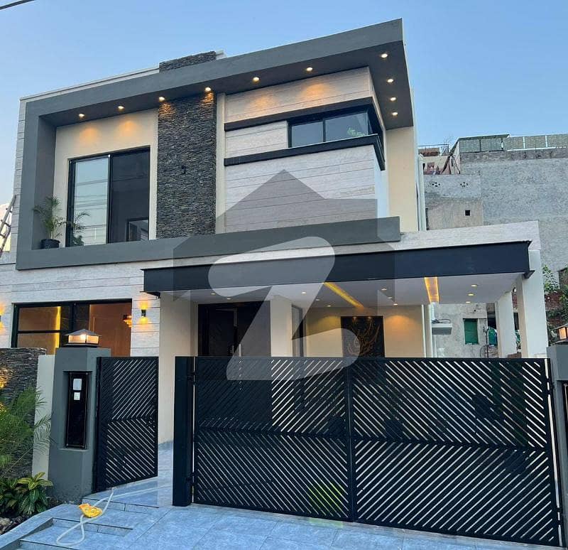 10 marla modern house available for sale in DHA phase 6