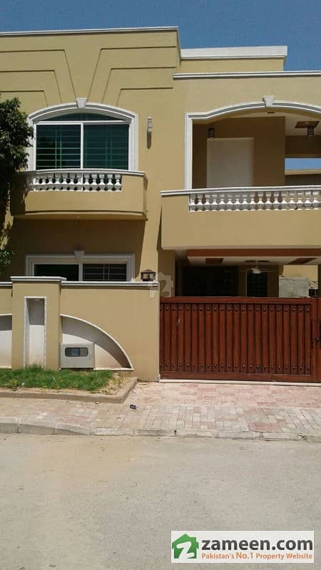 10 MARLA FULL HOUSE FOR RENT IN BAHRIATOWN PHASE 4