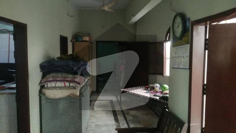 گلستانِِ جوہر ۔ بلاک 4 گلستانِ جوہر,کراچی میں 3 کمروں کا 12 مرلہ مکان 4.9 کروڑ میں برائے فروخت۔