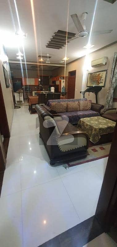 نارتھ ناظم آباد ۔ بلاک ایل نارتھ ناظم آباد,کراچی میں 6 کمروں کا 1 کنال مکان 8.0 کروڑ میں برائے فروخت۔