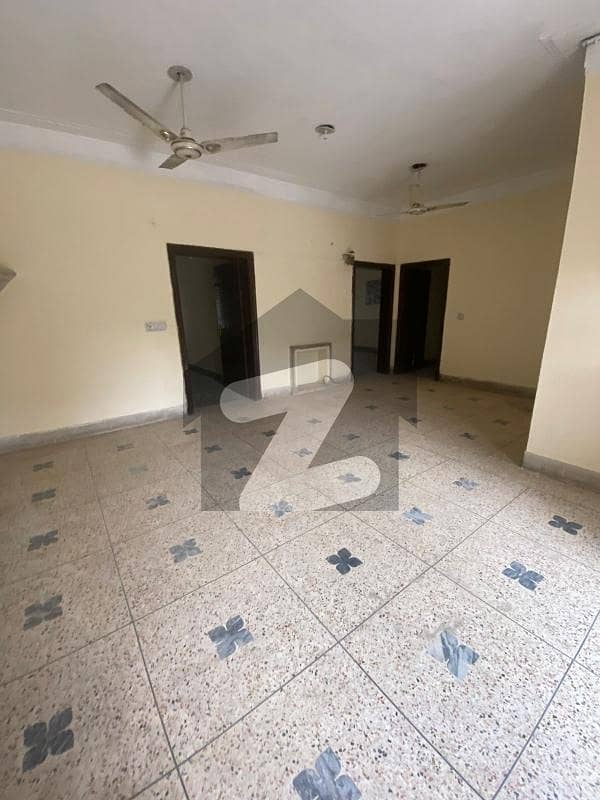 علامہ اقبال ٹاؤن ۔ راوی بلاک علامہ اقبال ٹاؤن,لاہور میں 5 کمروں کا 10 مرلہ مکان 3.35 کروڑ میں برائے فروخت۔