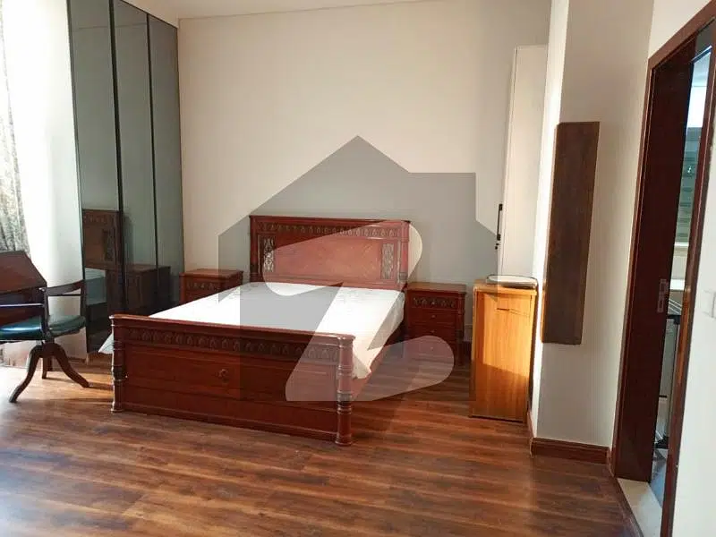 Luxury Furnished 1 Bed Plus Study Room Apartment Available On Rent
