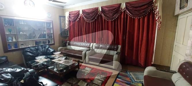 Tripple Storey 1238 Square Feet House Available In Hassan Town For sale