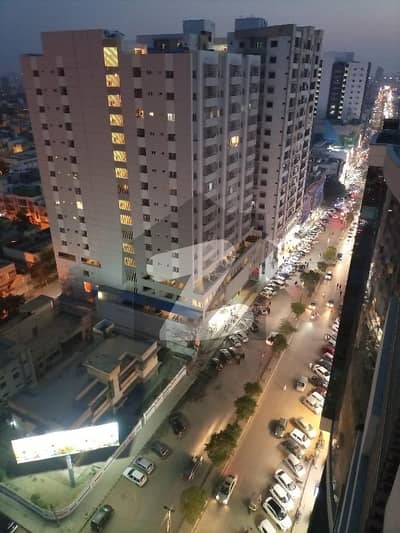 طارق روڈ کراچی میں 4 کمروں کا 12 مرلہ فلیٹ 2.5 لاکھ میں کرایہ پر دستیاب ہے۔