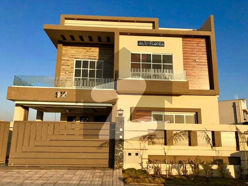 10 MARLA SLIGHTLY USED UPPER PORTION IS AVAILABLE FOR RENT ON TOP LOCATION OF WAPDA TOWN PHASE 2 LAHORE