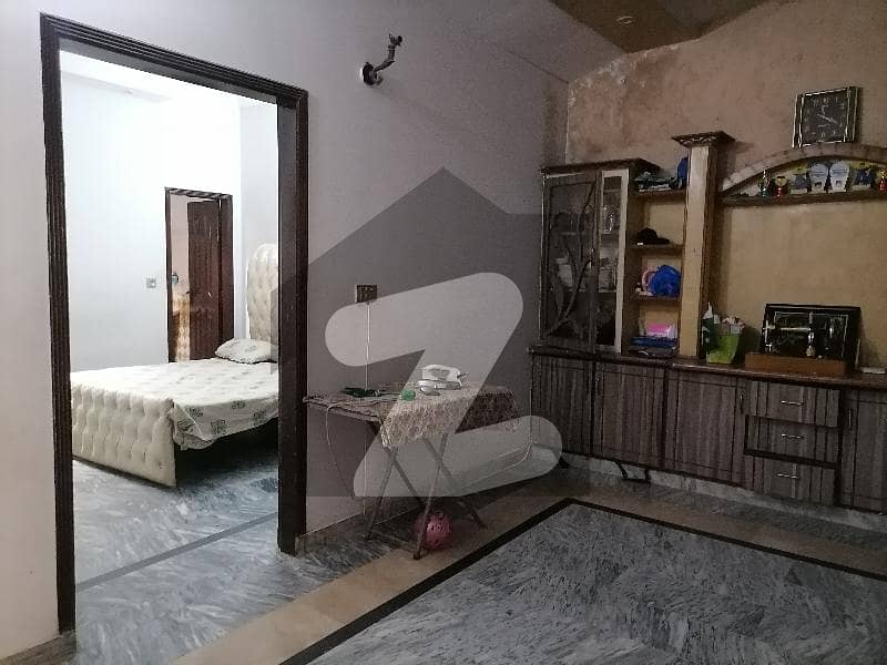 ماڈل ٹاؤن لاہور میں 3 کمروں کا 5 مرلہ مکان 70.0 ہزار میں کرایہ پر دستیاب ہے۔