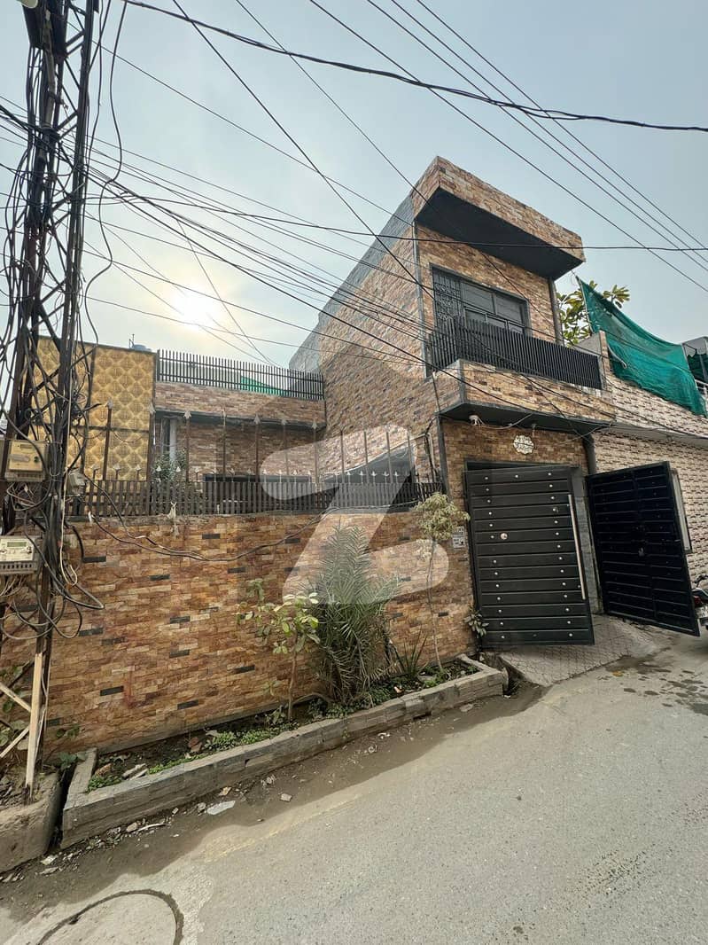 اولڈ مسلم ٹاؤن لاہور میں 4 کمروں کا 10 مرلہ مکان 3.65 کروڑ میں برائے فروخت۔