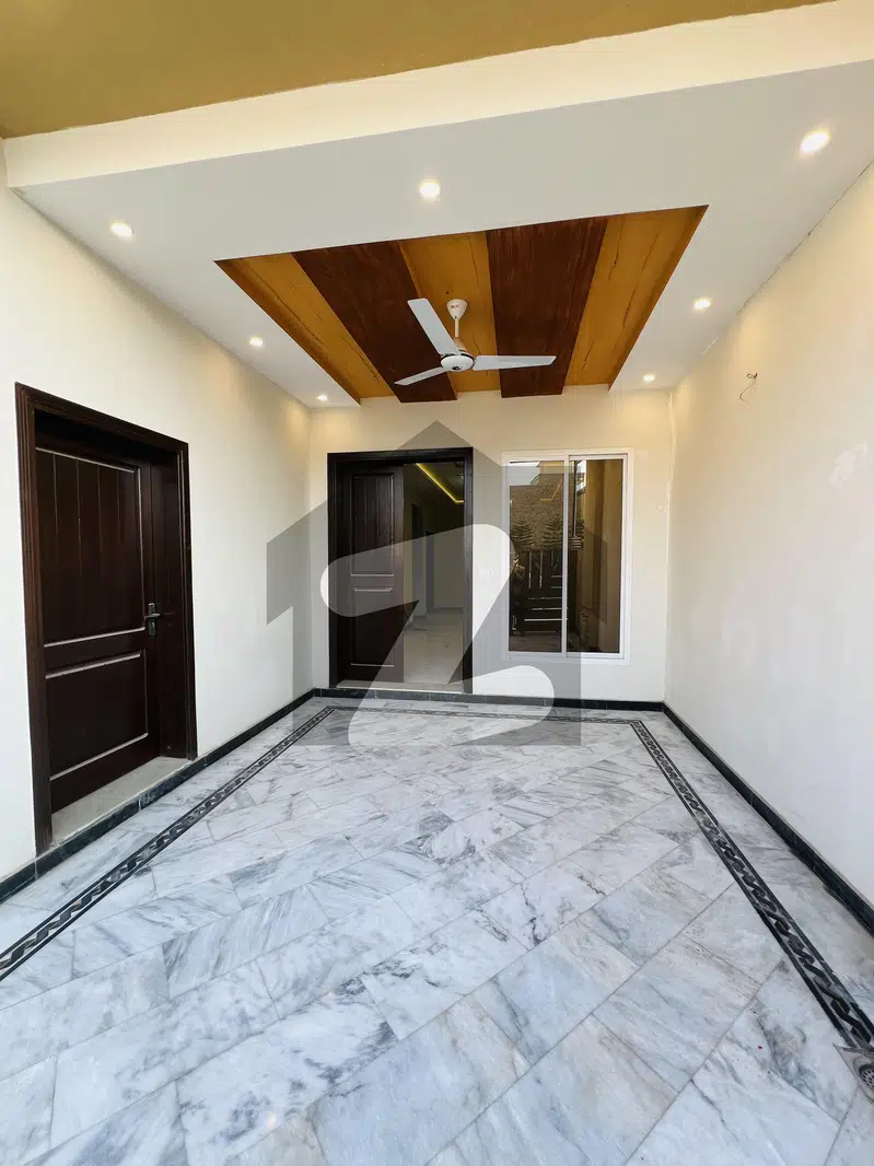 A Luxury Prime Location House For Rent