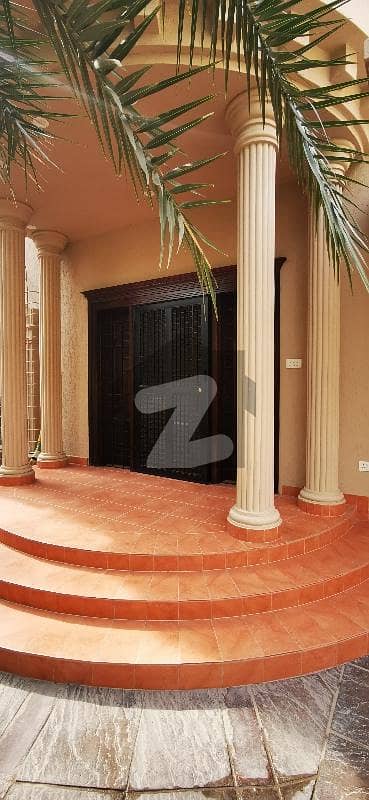 Beautiful Double Story 5 Bedrooms Residence House Available For Rent