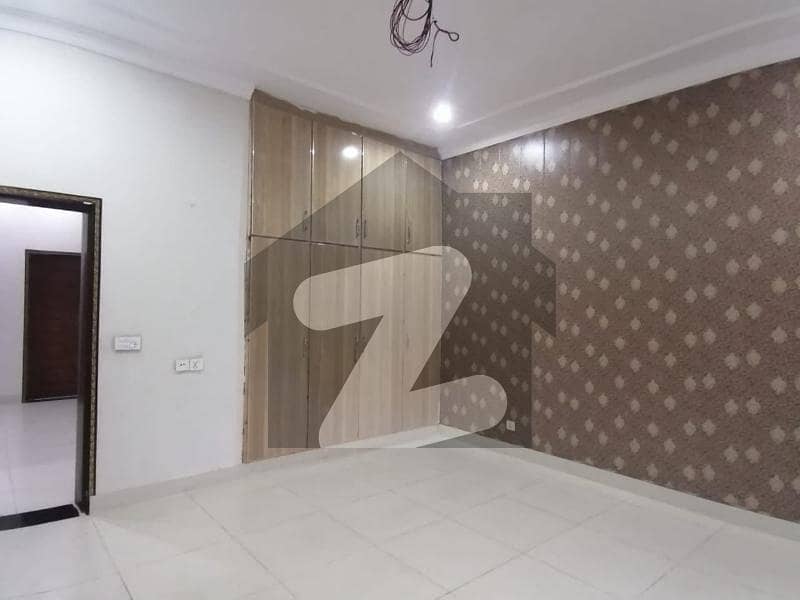 گلشنِِِ راوی ۔ بلاک ڈی گلشنِ راوی,لاہور میں 3 کمروں کا 5 مرلہ مکان 1.8 کروڑ میں برائے فروخت۔