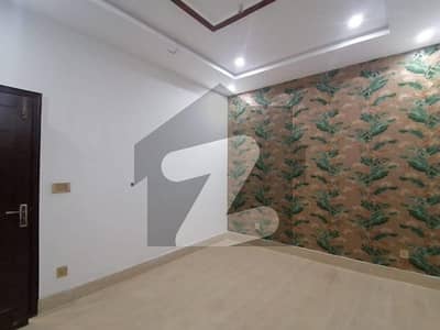 گلشنِِِ راوی ۔ بلاک سی گلشنِ راوی,لاہور میں 5 کمروں کا 7 مرلہ مکان 3.0 کروڑ میں برائے فروخت۔