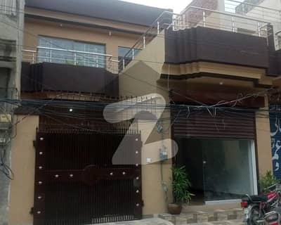 House For sale Is Readily Available In Prime Location Of Daroghewala