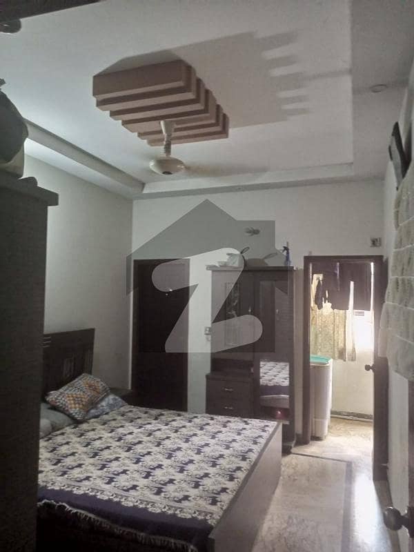 عزیز آباد گلبرگ ٹاؤن,کراچی میں 2 کمروں کا 4 مرلہ فلیٹ 50.0 لاکھ میں برائے فروخت۔