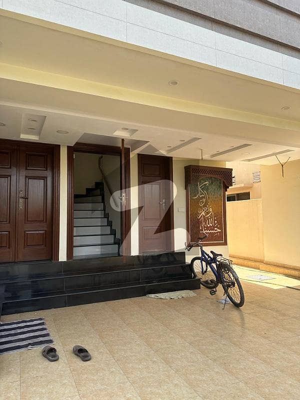 10 Marla House Available For Rent in Overseas B Block Bahria Town Lahore